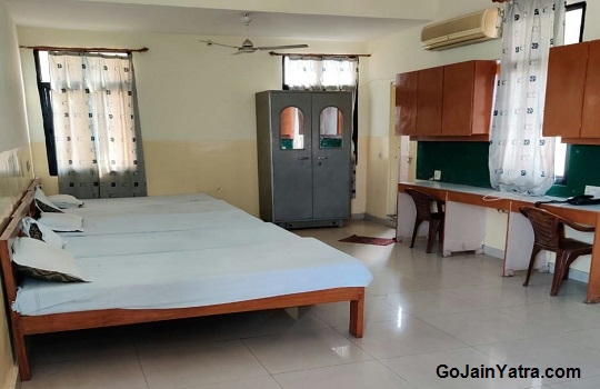 4 Bed AC Room
